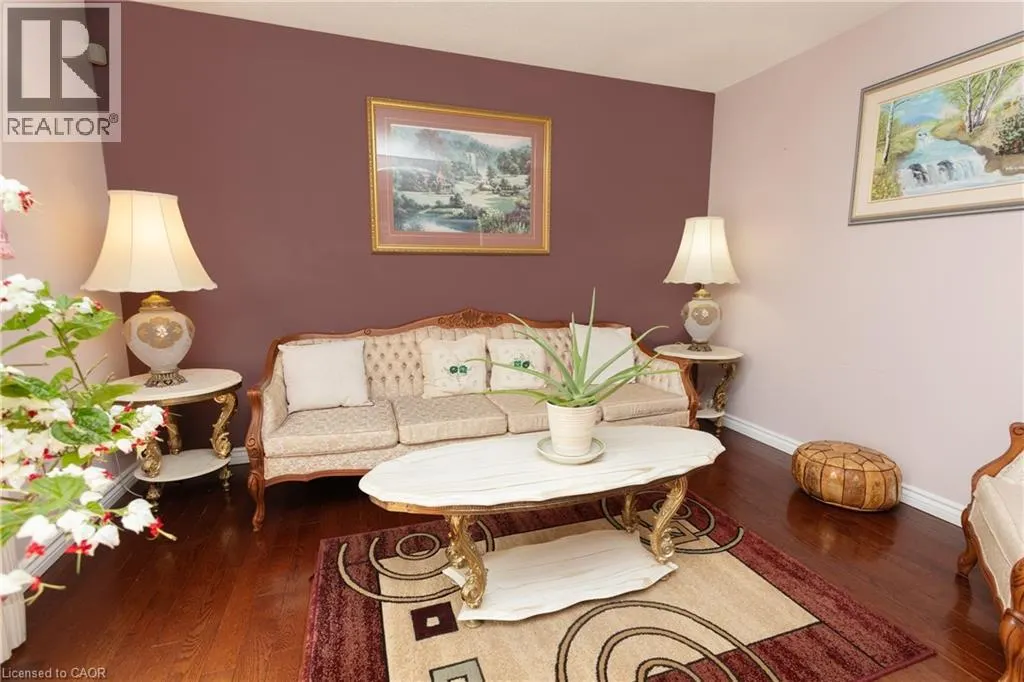 107 ROSENEATH Crescent