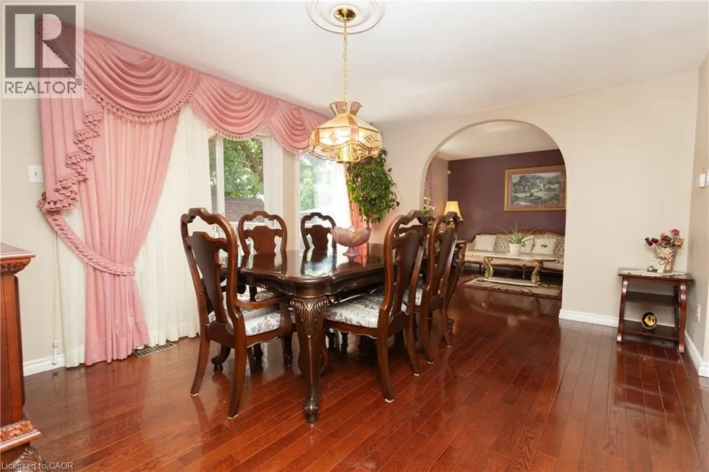 107 ROSENEATH Crescent