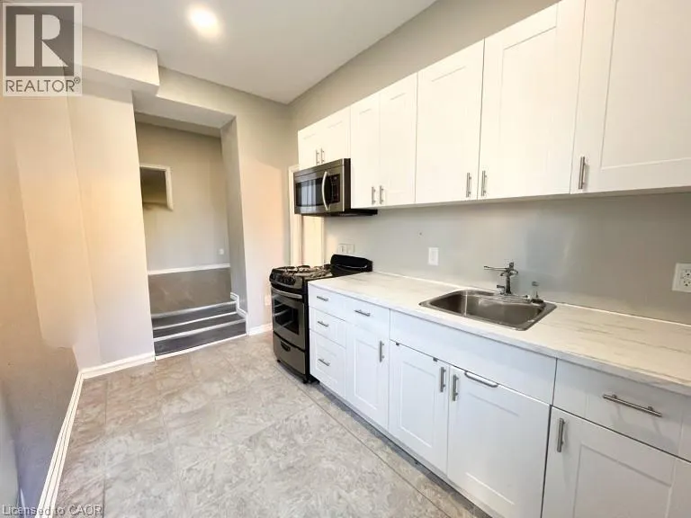 70 VICTORIA Avenue Unit# 3, #3