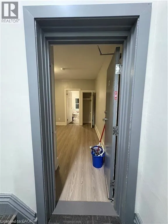 72 VICTORIA Avenue S Unit# 202, #202