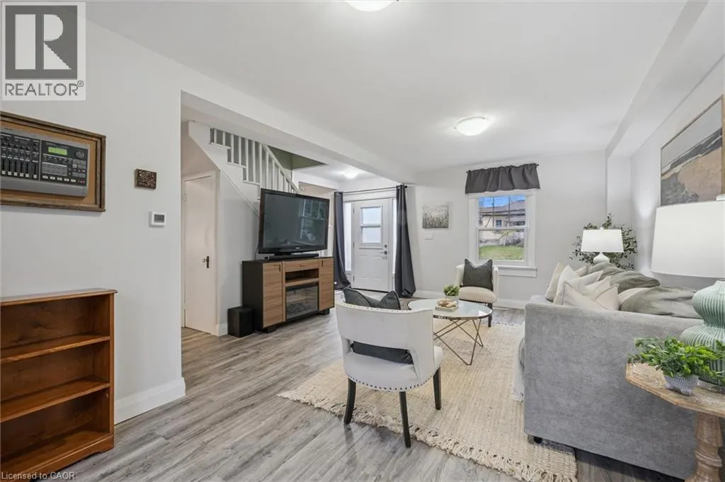 145 BRIDGEPORT Road E