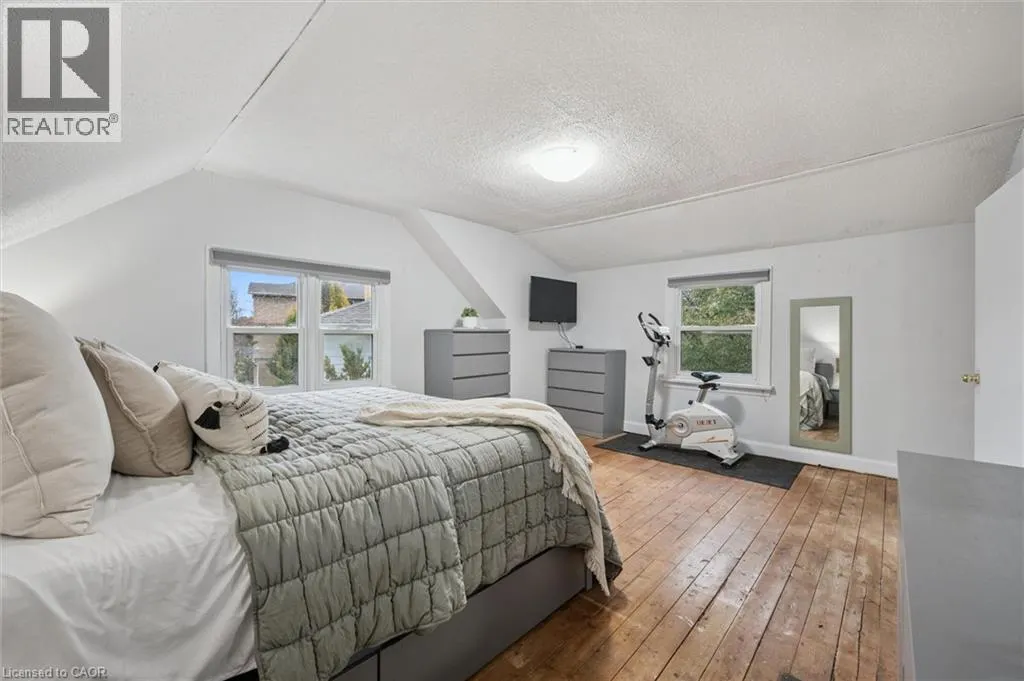 145 BRIDGEPORT Road E