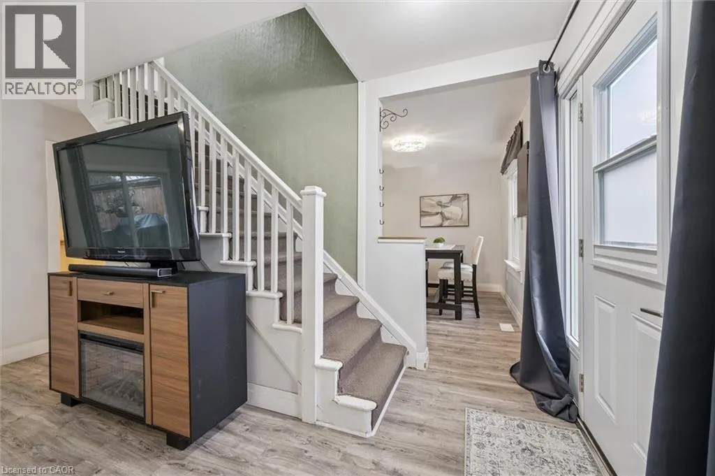 145 BRIDGEPORT Road E