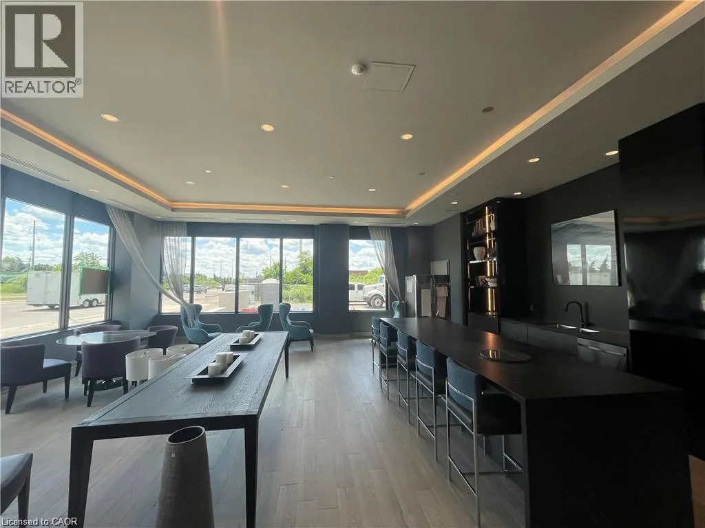 95 DUNDAS Street W Unit# 202, #202