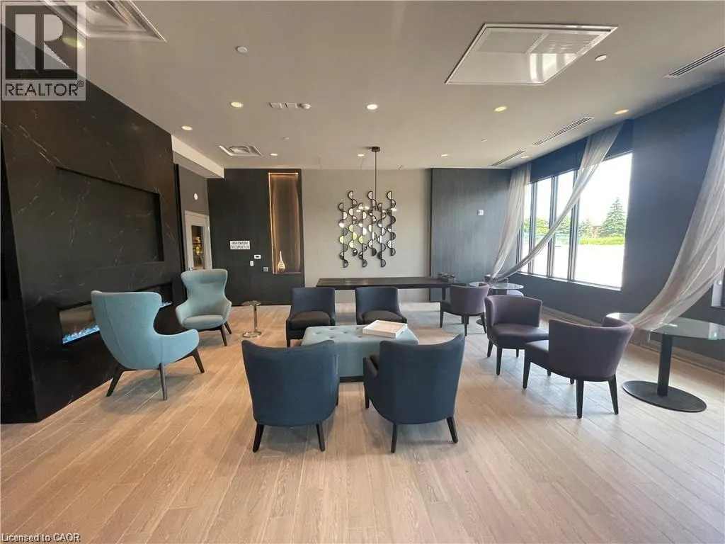 95 DUNDAS Street W Unit# 202, #202