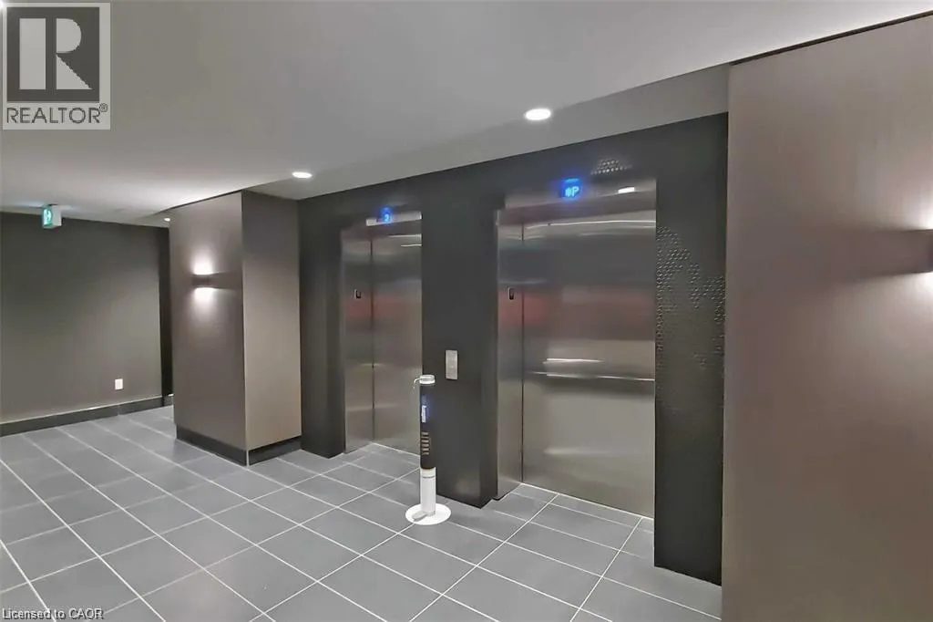 95 DUNDAS Street W Unit# 202, #202