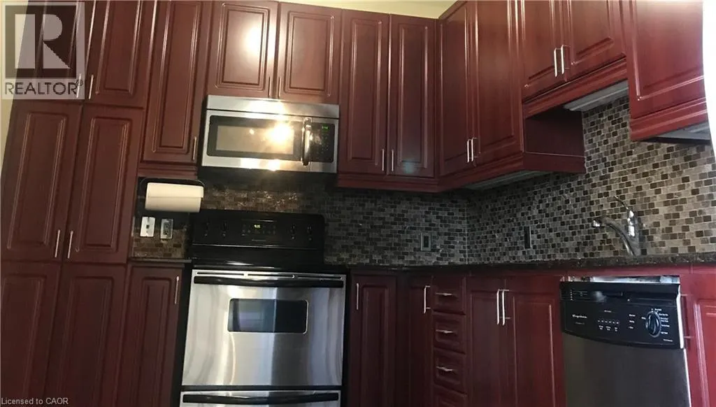 66 BAY Street S Unit# 715, #715