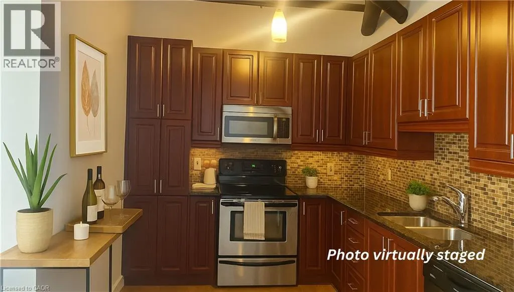 66 BAY Street S Unit# 715, #715