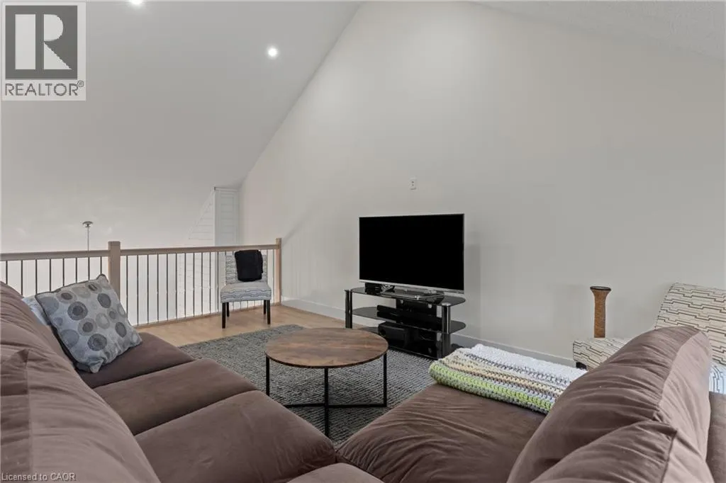 744 NELSON Street W Unit# 31 #31
