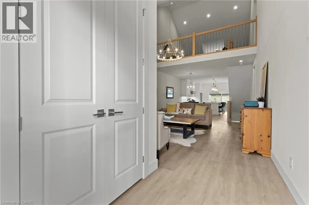 744 NELSON Street W Unit# 31 #31