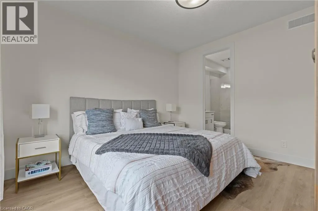 744 NELSON Street W Unit# 31 #31