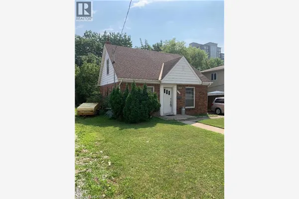342 KING Street N