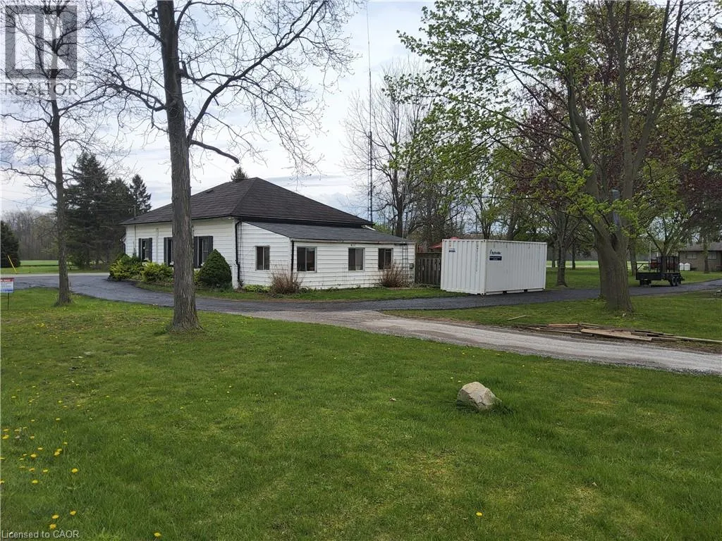 740 HILLCREST Road