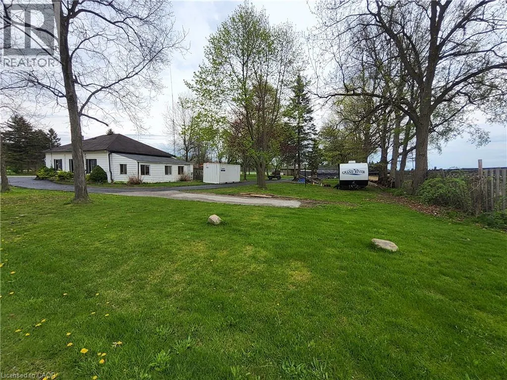 740 HILLCREST Road