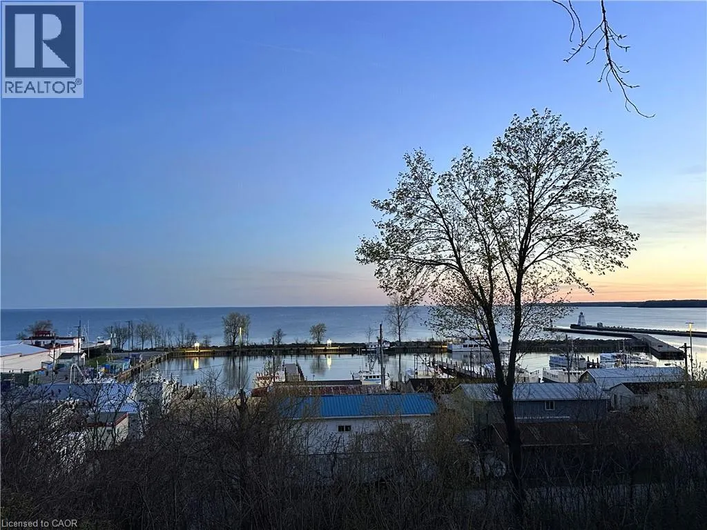 27 BRANT Avenue