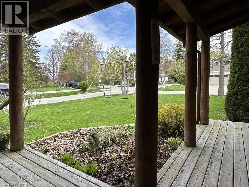 27 BRANT Avenue