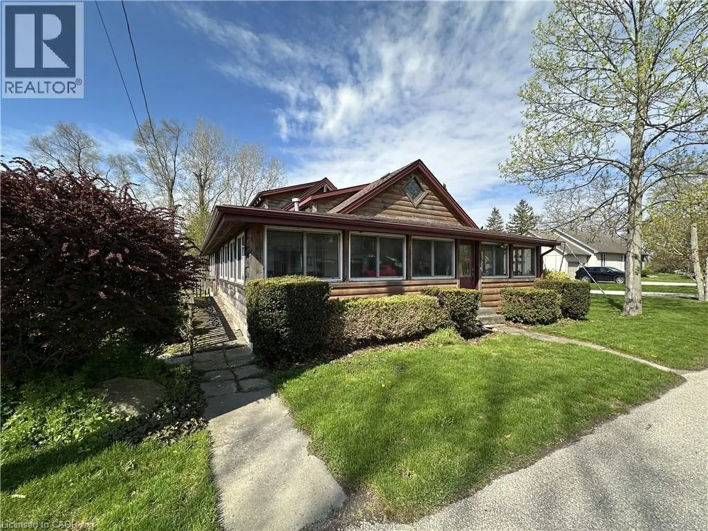 27 BRANT Avenue