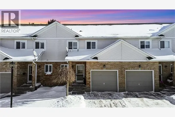 25 MEADOWVALE Drive Unit# 3 #3