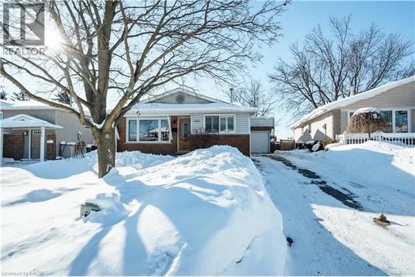 190 BROKEN OAK Crescent