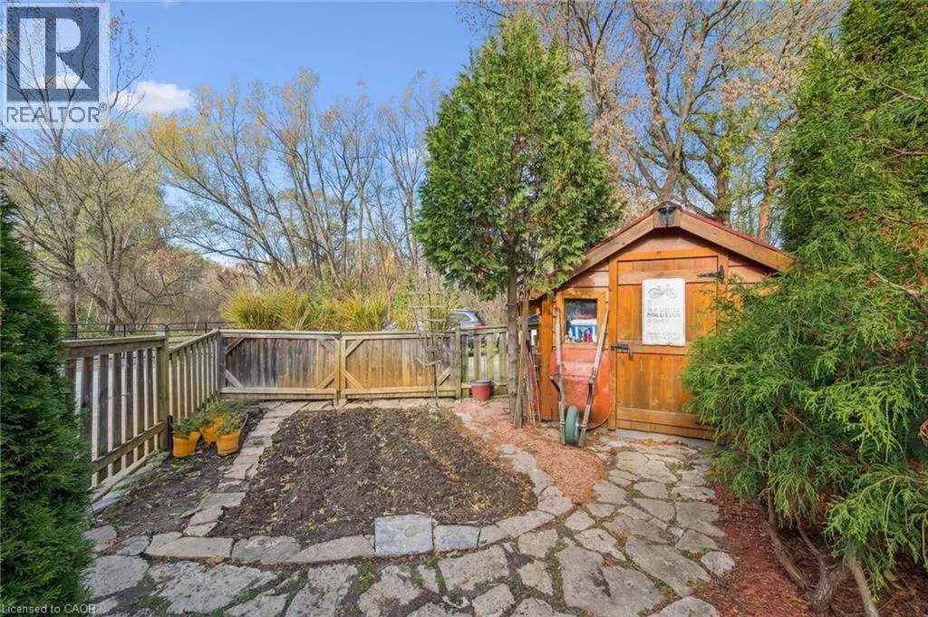 32 HOLLY Trail