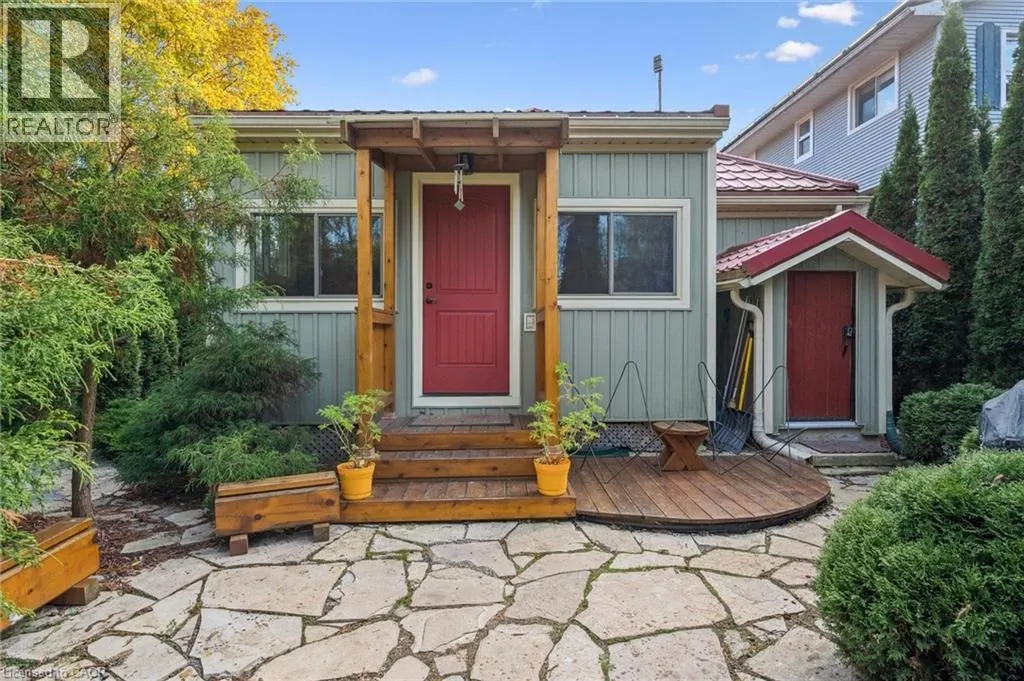 32 HOLLY Trail