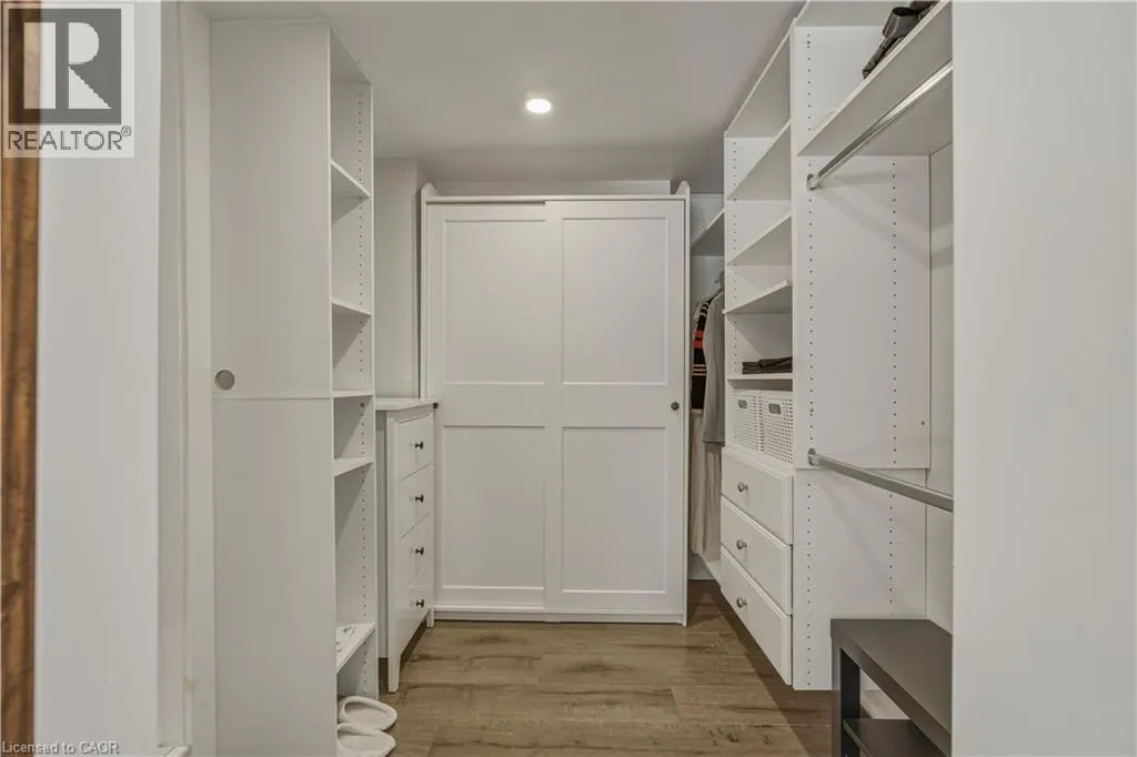 6 IRIS Court