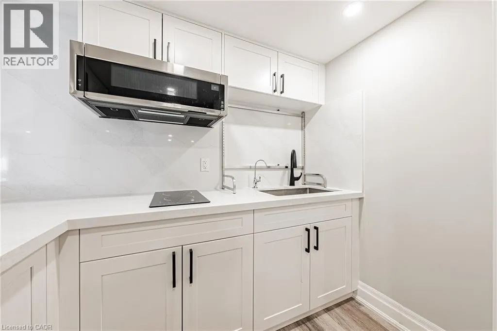 6 IRIS Court