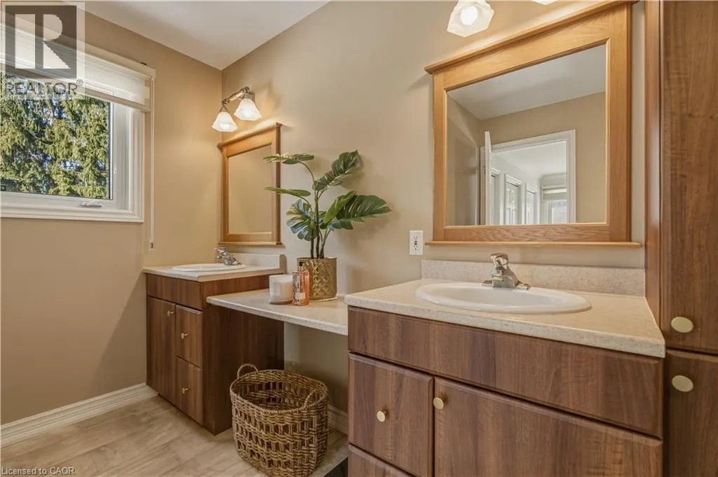 6 IRIS Court