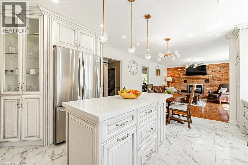6 IRIS Court