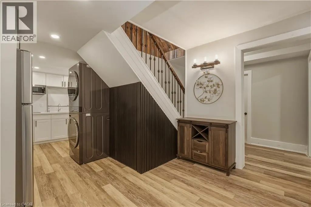 6 IRIS Court