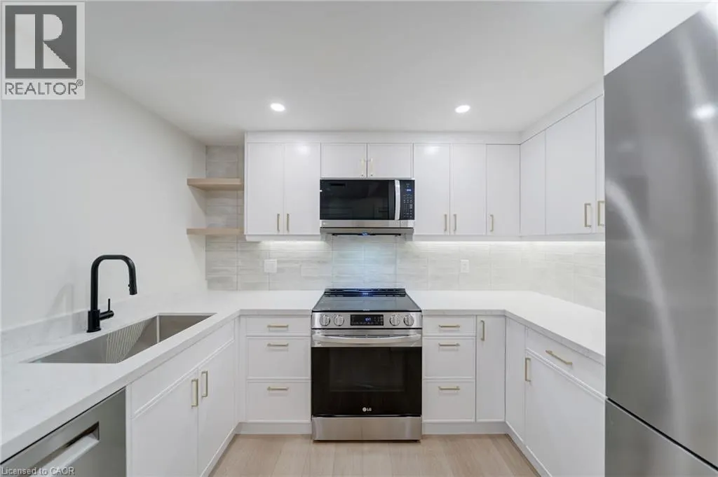 102 BRONTE Road Unit# 303 #303