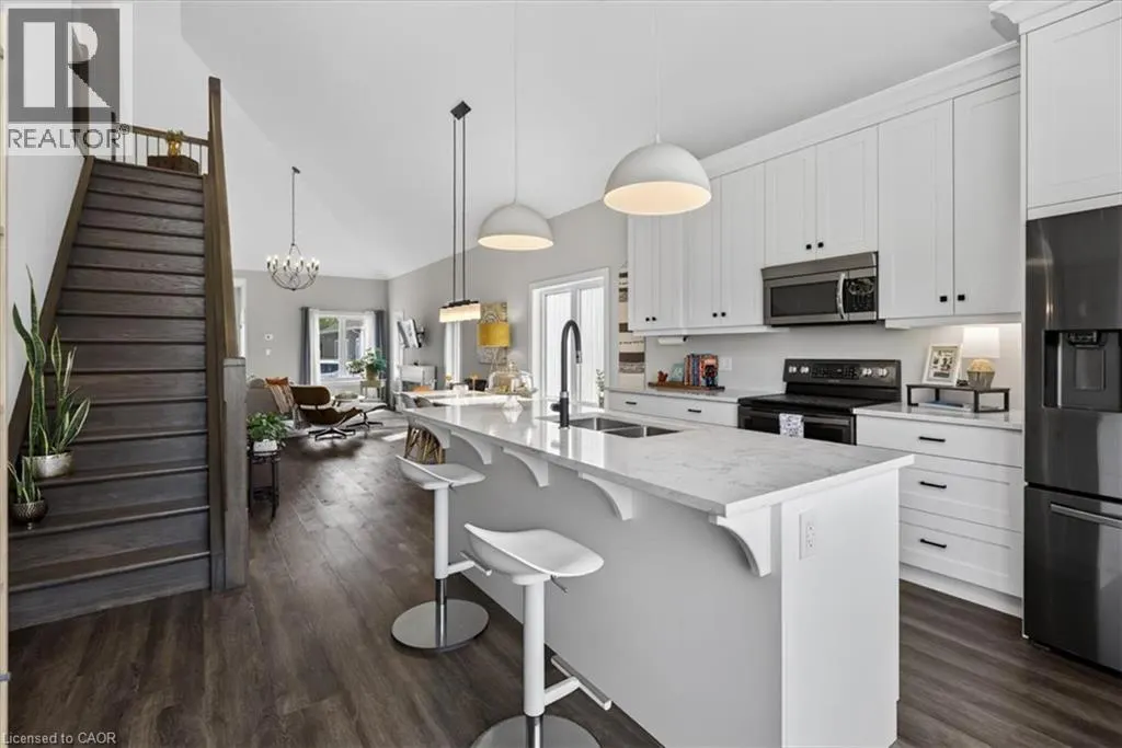 744 NELSON Street W Unit# 7 #7