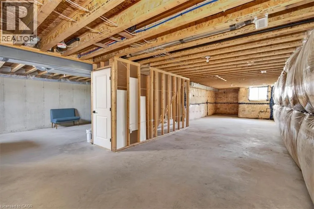 744 NELSON Street W Unit# 7 #7