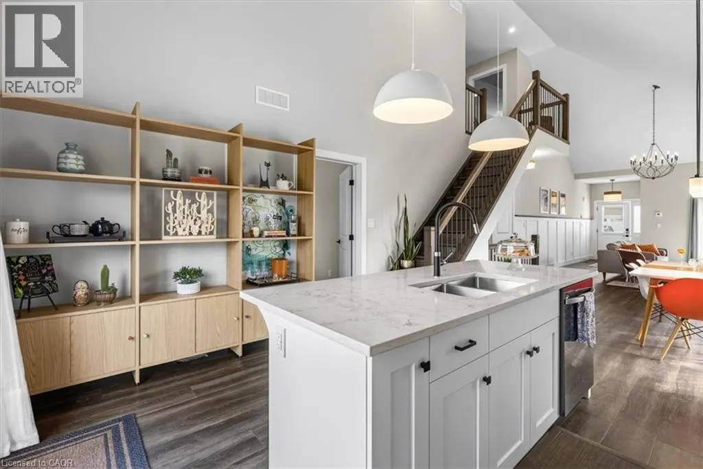744 NELSON Street W Unit# 7 #7