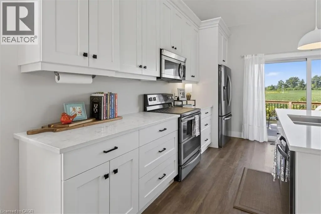744 NELSON Street W Unit# 7 #7