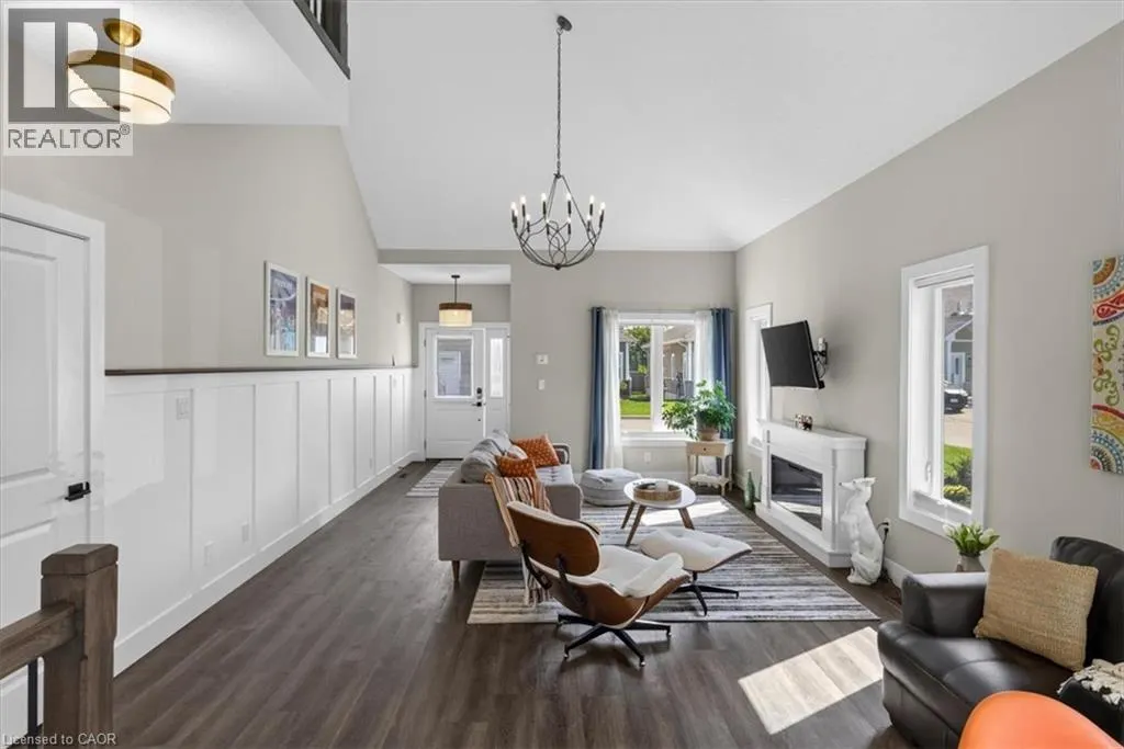 744 NELSON Street W Unit# 7 #7