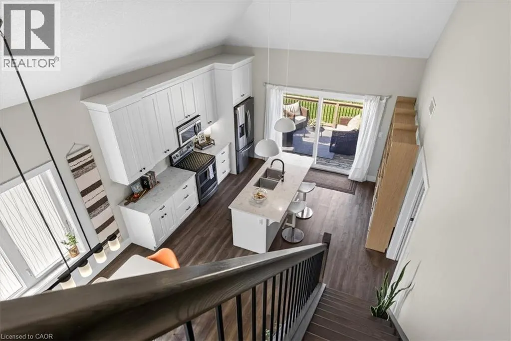 744 NELSON Street W Unit# 7 #7