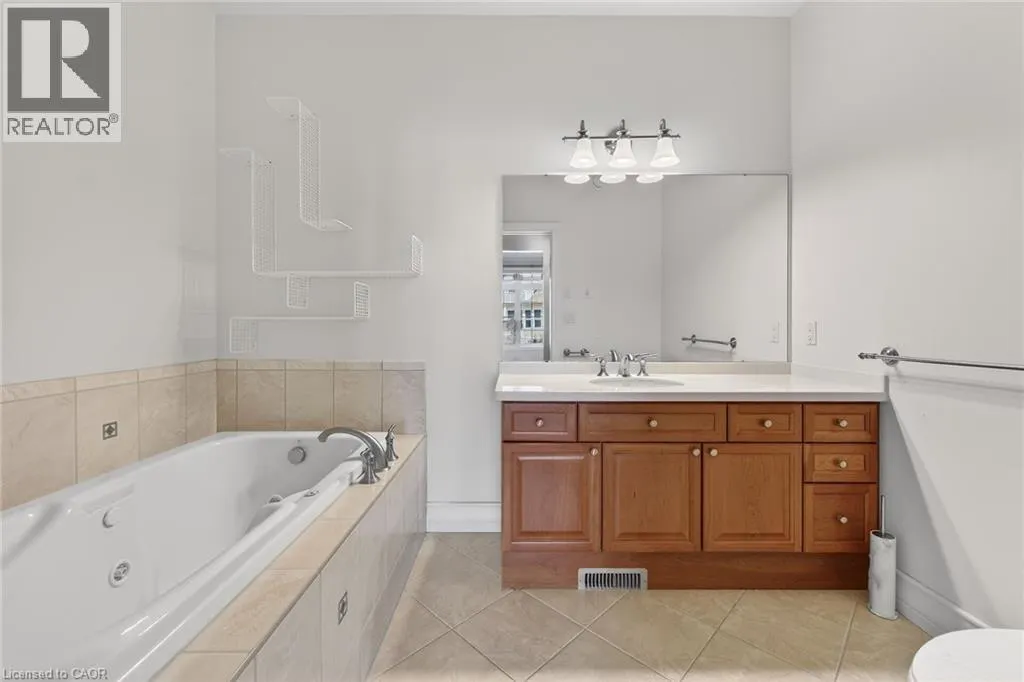 80 NEW LAKESHORE Road Unit# 16 #16
