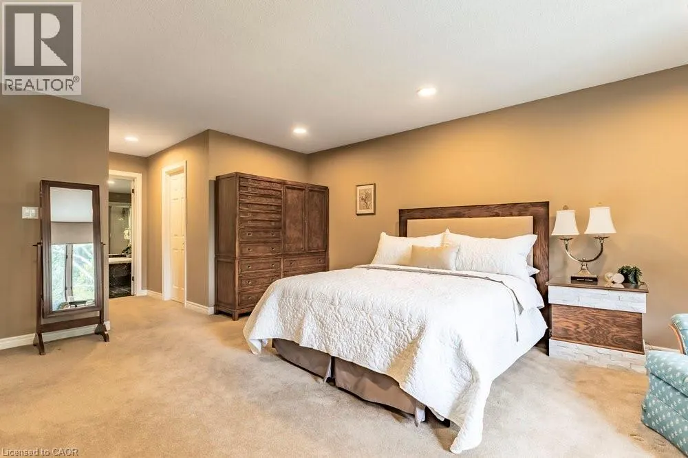 223 BRIAR HILL Crescent