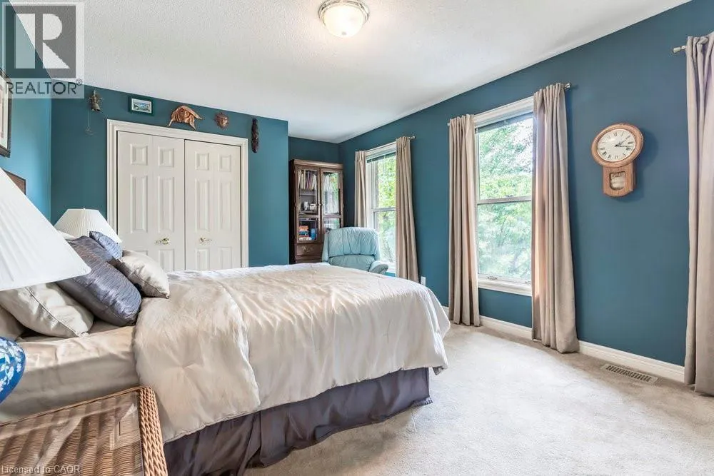223 BRIAR HILL Crescent