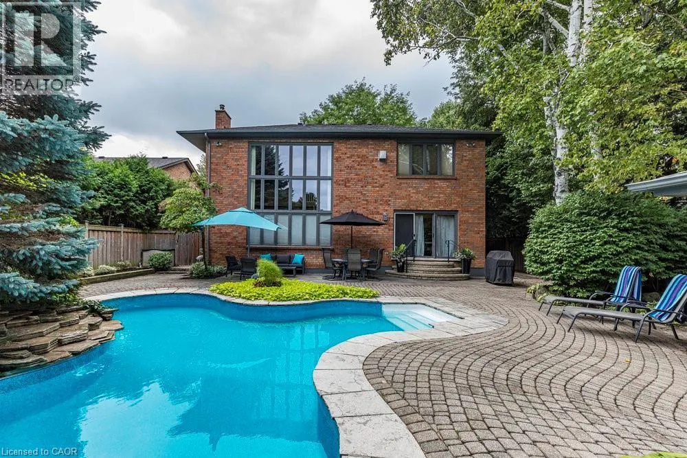 223 BRIAR HILL Crescent