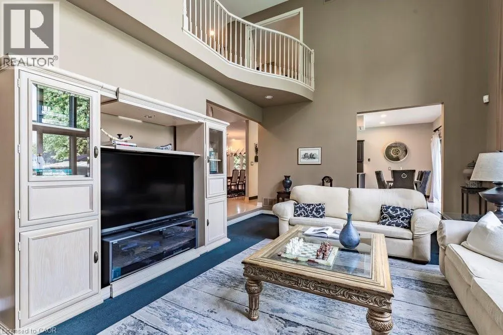 223 BRIAR HILL Crescent