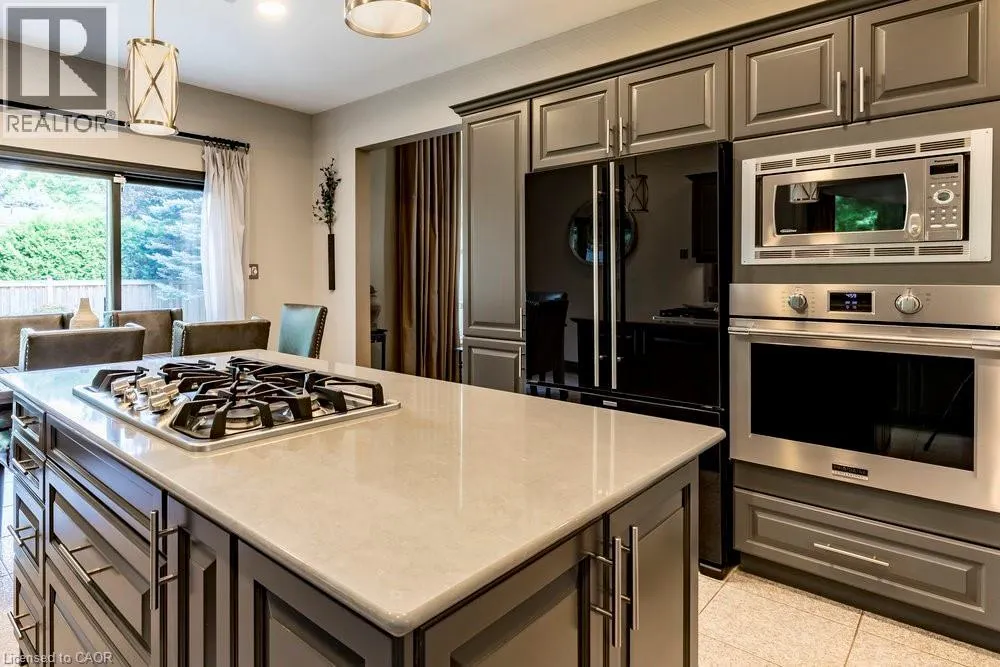 223 BRIAR HILL Crescent
