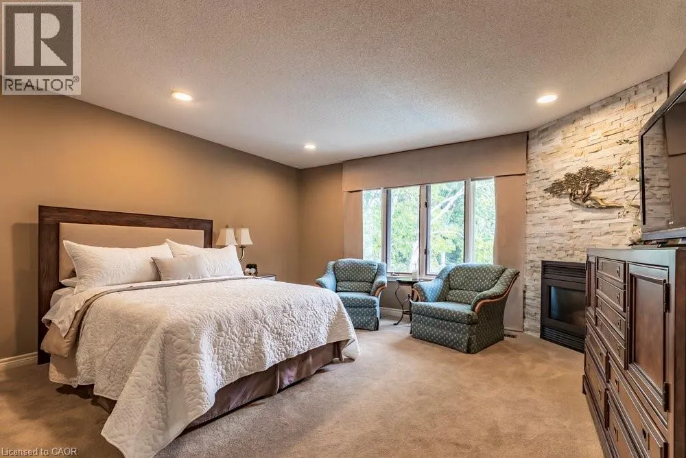 223 BRIAR HILL Crescent