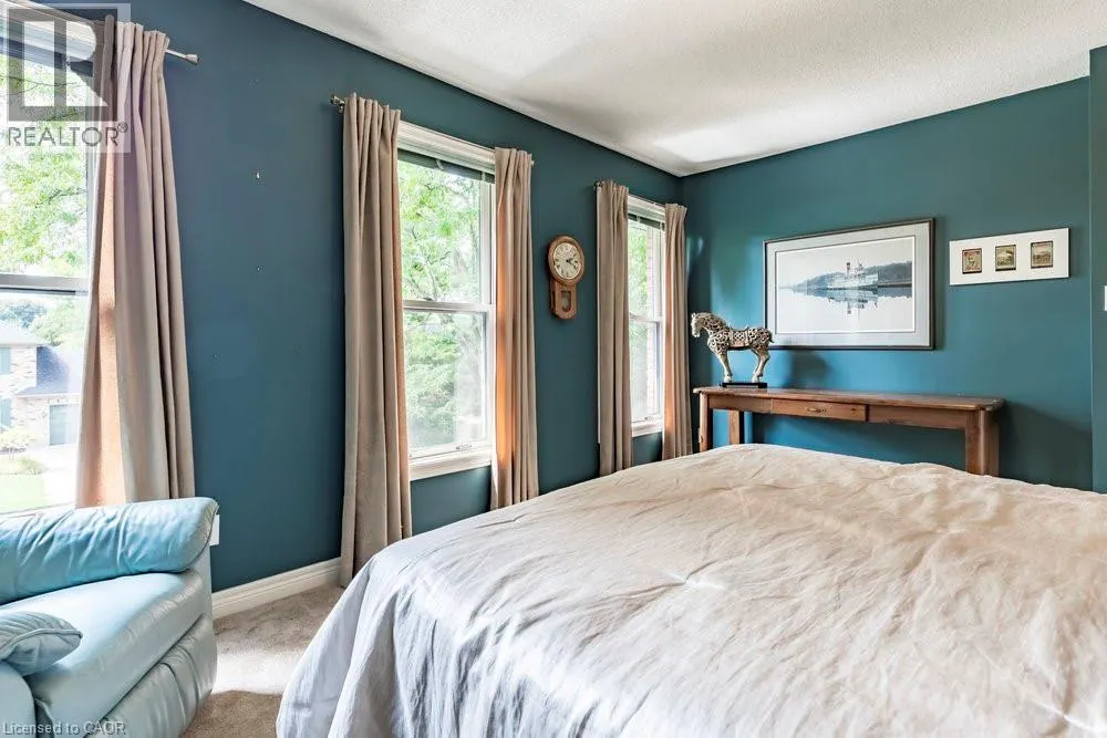 223 BRIAR HILL Crescent