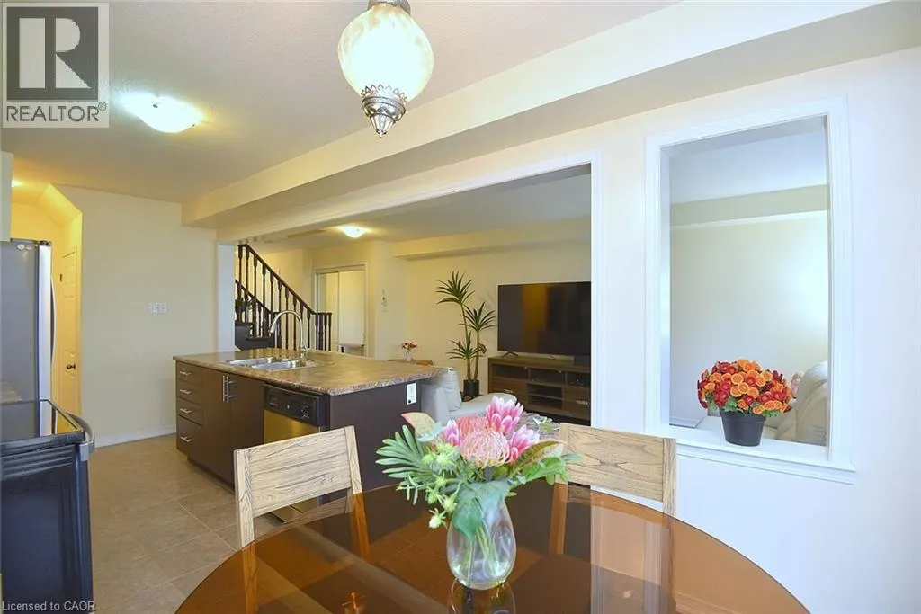 9 LYNCH Crescent