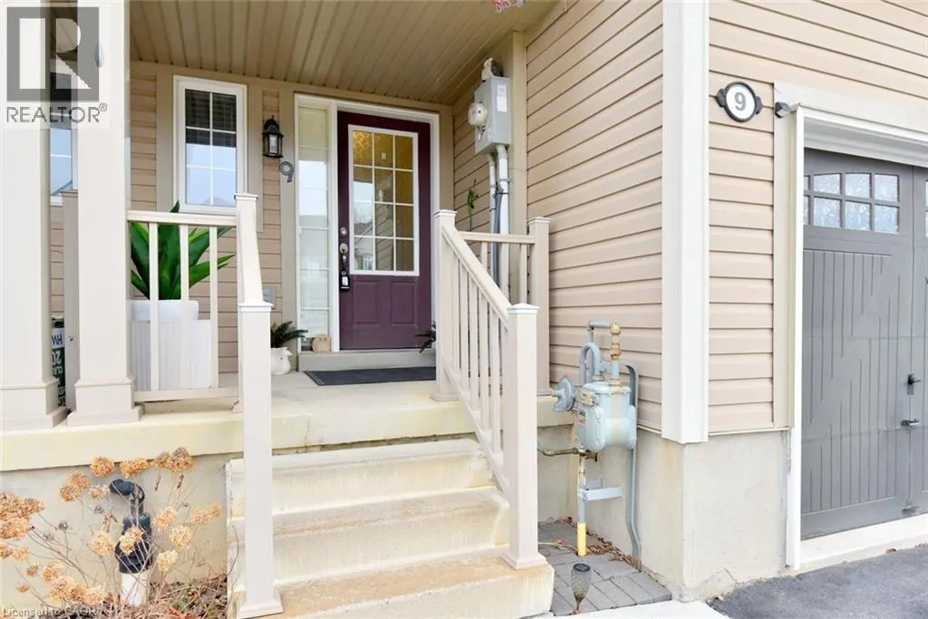 9 LYNCH Crescent