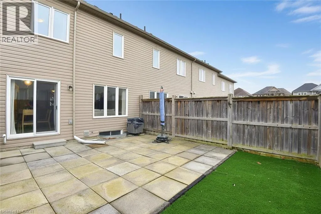 9 LYNCH Crescent