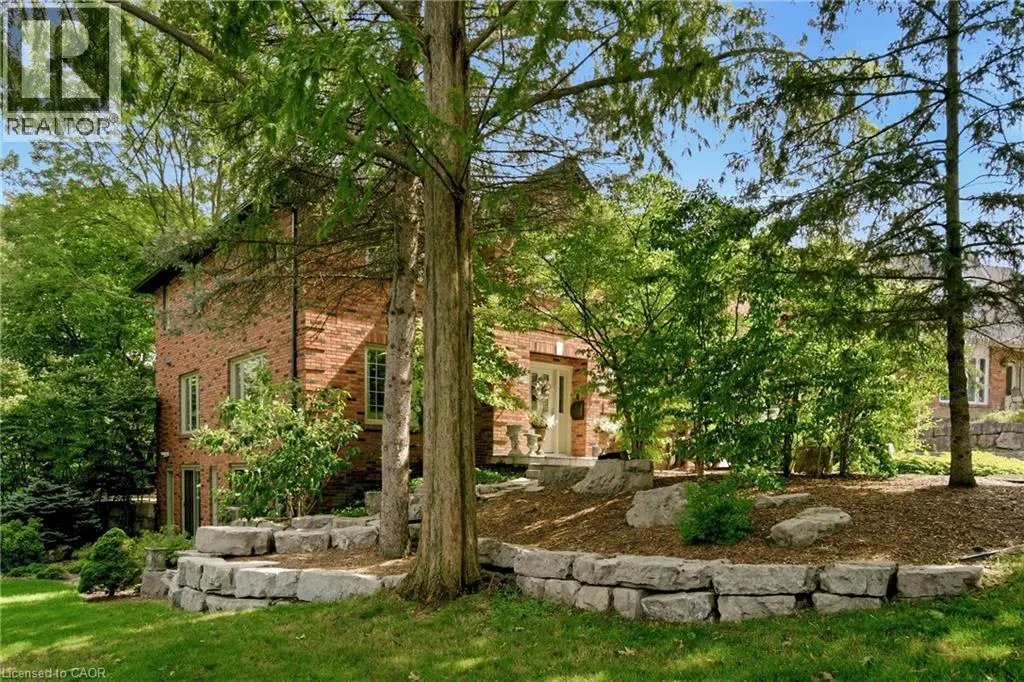 373 BROOKVIEW Court