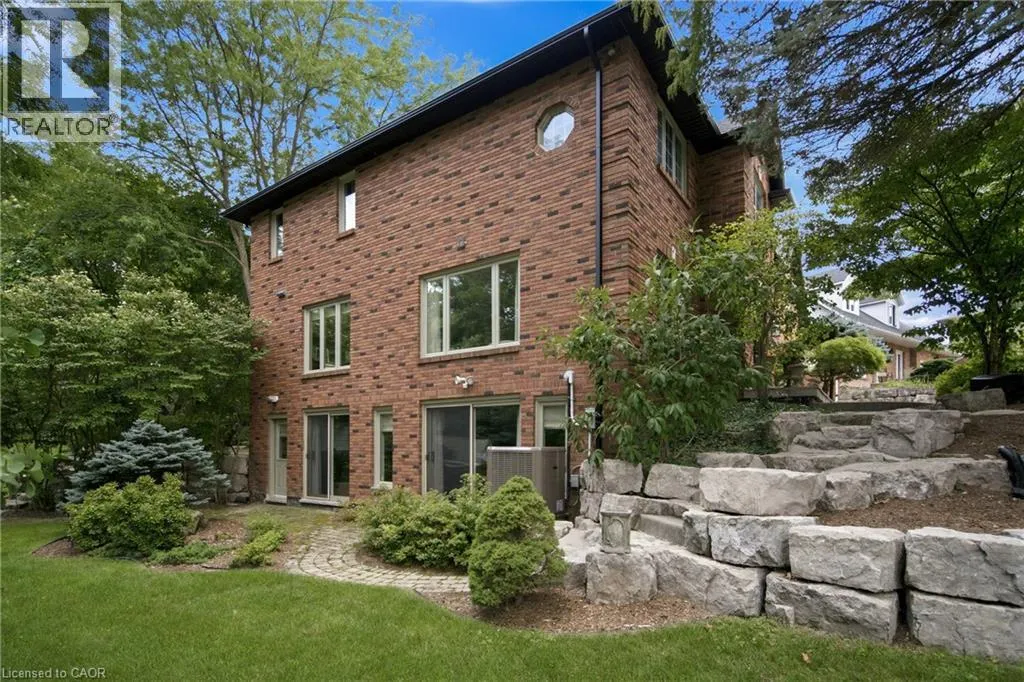 373 BROOKVIEW Court
